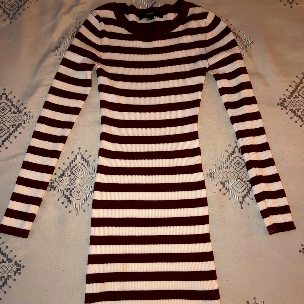 SWEATER DRESS CANDY STRIPPED MAROON AND WHITE STRETCHY BODYCON SOFT